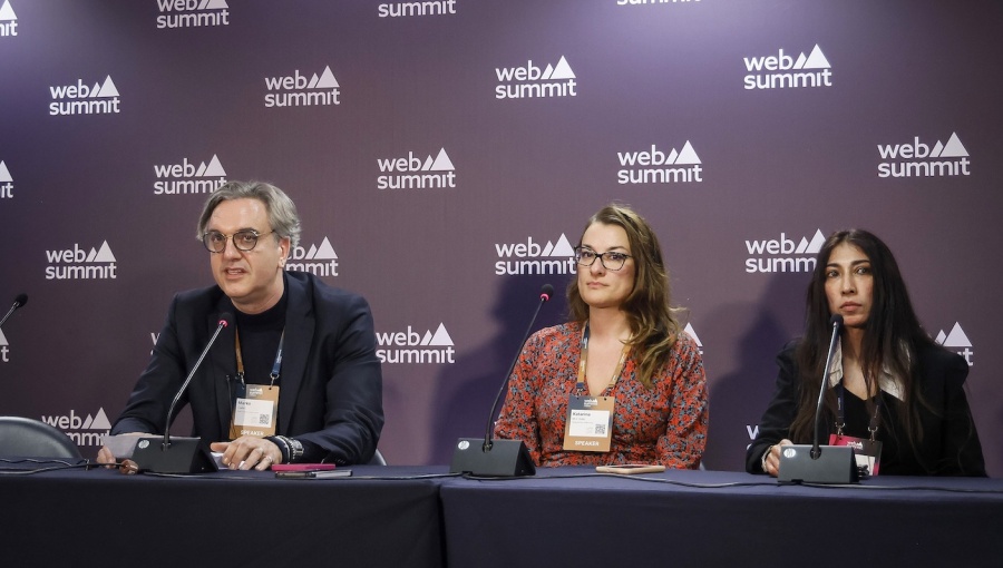 WebSummit Panel Serbia Island